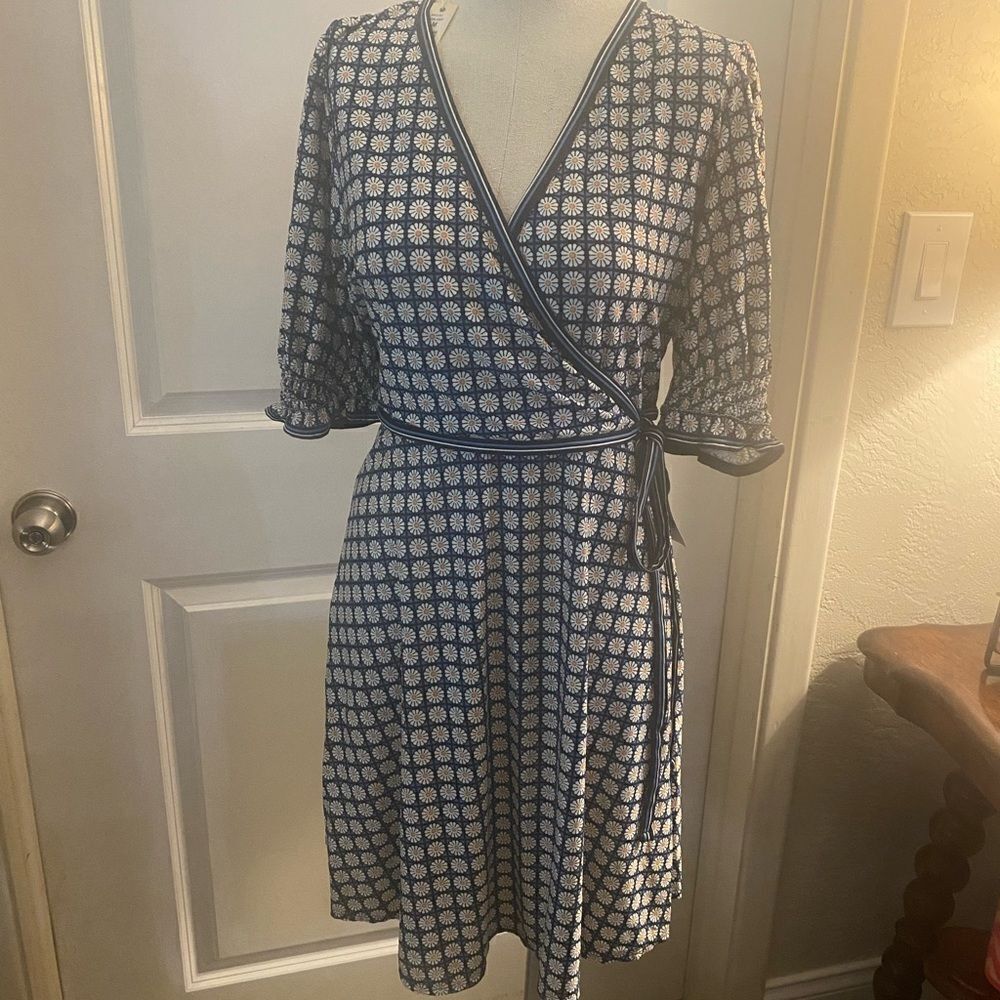 NWT Max Studio faux Wrap Daisy Dress Sz M
